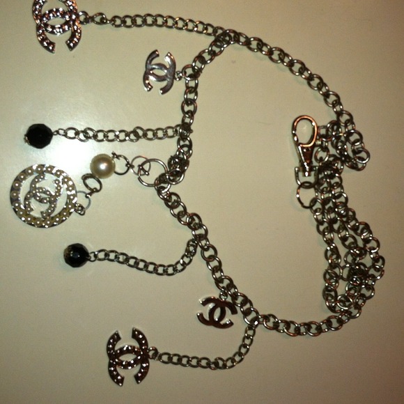 Chanel chain pearl belt. Perfect condition