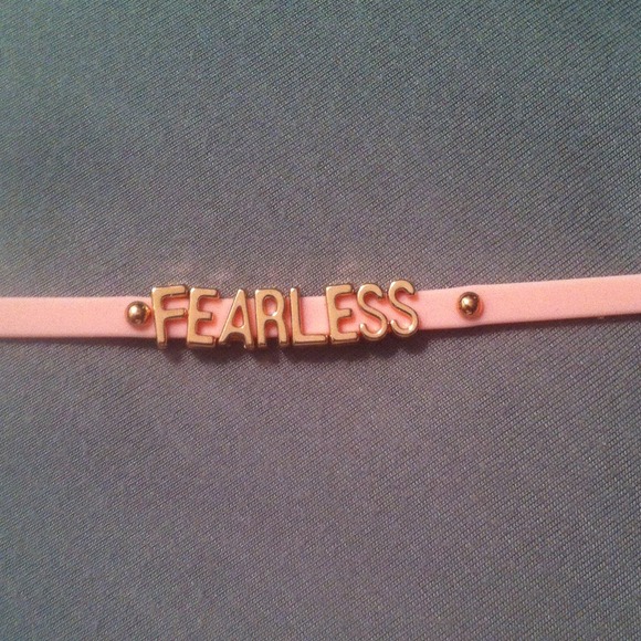 Pink rubber "fearless" bracelet