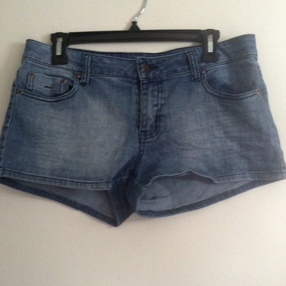 Be Bop Jean Shorts - Picture 1 of 3