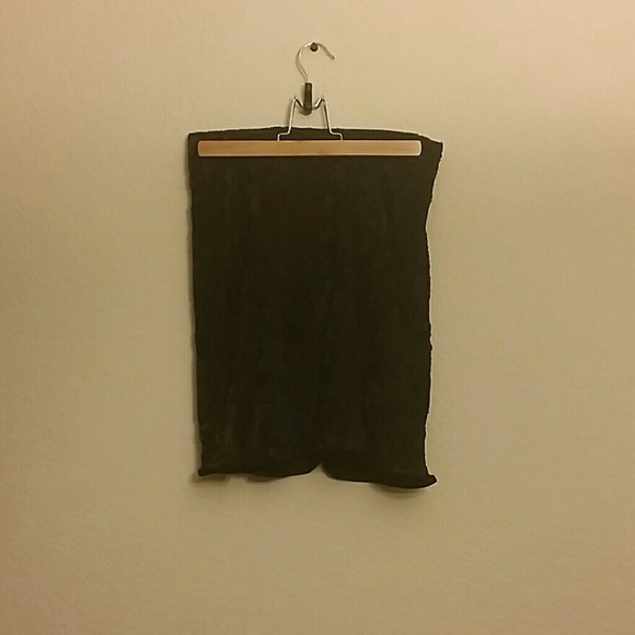 GUESS MEDIUM SKIRT IN BLACK