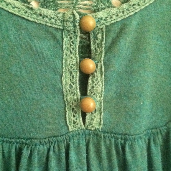 Green long sleeve flower printed top - Picture 2 of 3