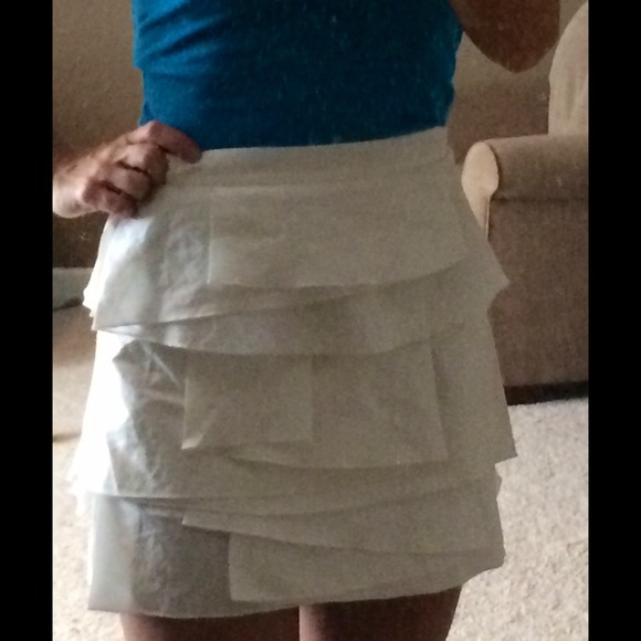 BCBG white layered skirt