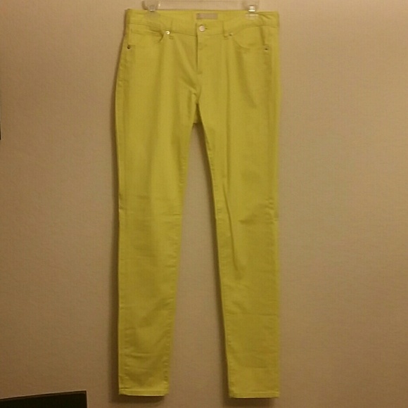Yellow Uniqlo pants size 28