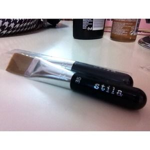 Two Mini Number 35 Stila Foundation Brushes!