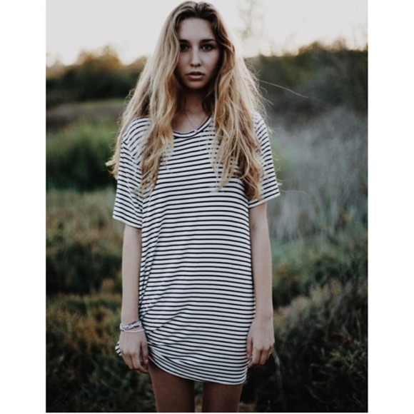Brandy Melville striped Luana tshirt dress - Picture 2 of 3