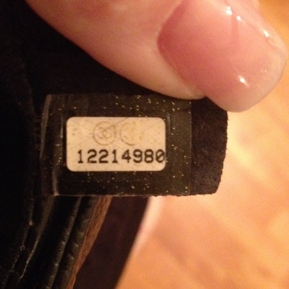 ❗️SOLD❗️Chanel Caviar Leather Medallion. - Picture 4 of 4