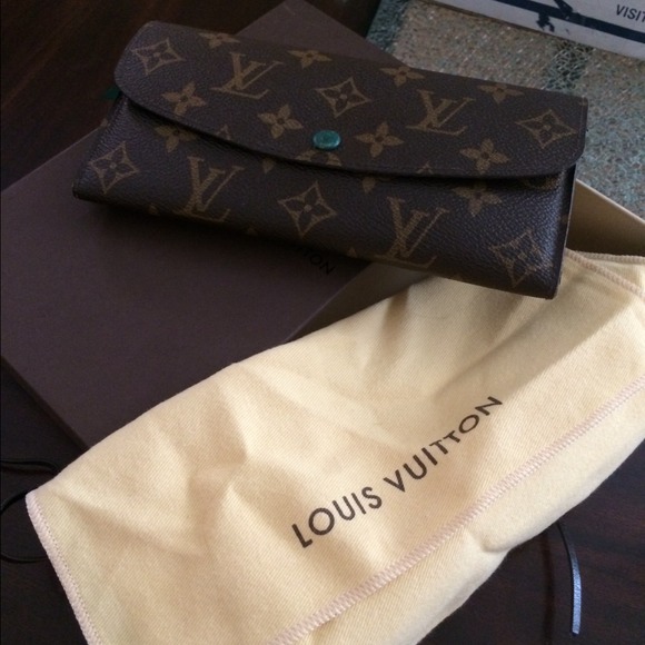 Louis Vuitton Emilie Wallet