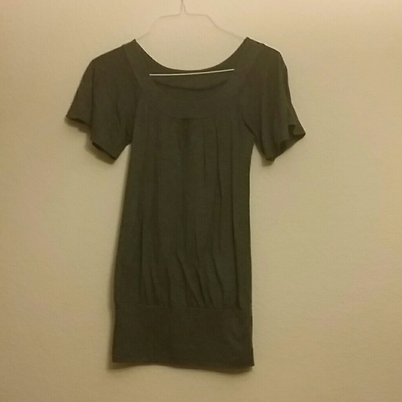 Gray cotton shirt with keyhole front
