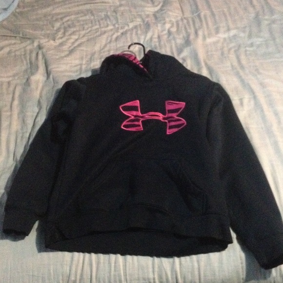 Under armour sweatshirt!!