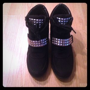 Black hidden wedge sneakers