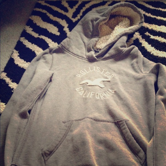 Holister sweatshirt