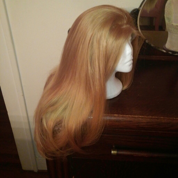 #624 Lace front Strawberry Blonde wig - Picture 2 of 3