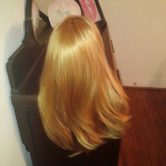 #624 Lace front Strawberry Blonde wig - Picture 3 of 3