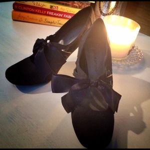 Barely worn Ann Marino 3-inch heels, size 6 1/2.