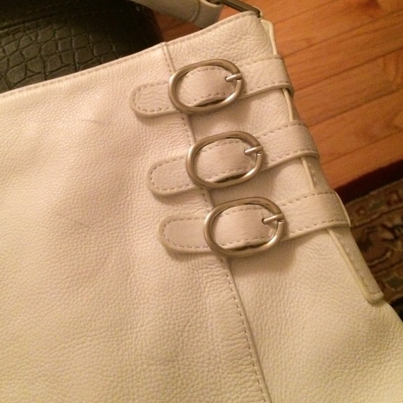 Kenneth Cole - Picture 3 of 4