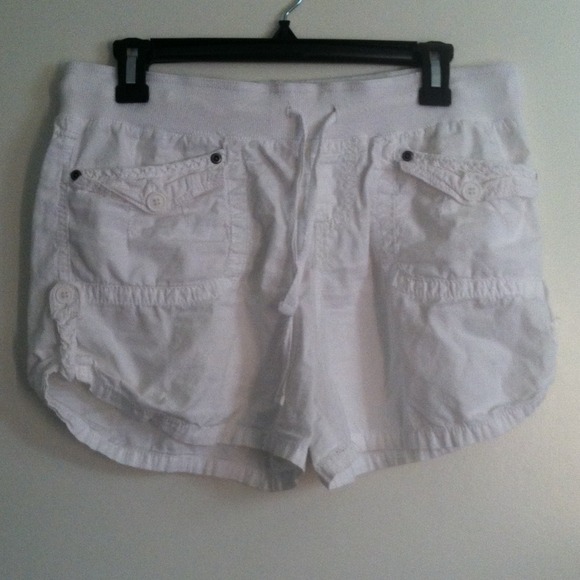 white Mossimo cotton shorts - Picture 1 of 4