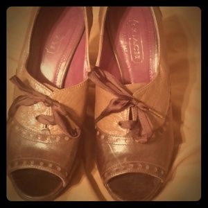 *Bundle for @helenk831*Coach pumps and earrings