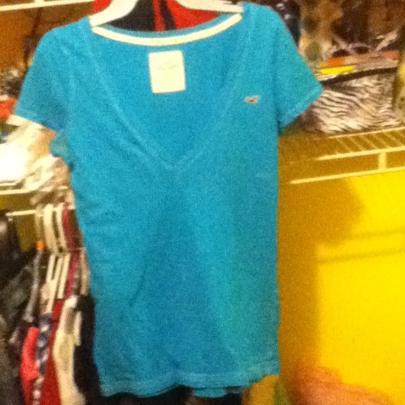 Hollister top - Picture 1 of 3