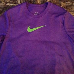 ❎BUNDLED❎ Nike drifit shirt