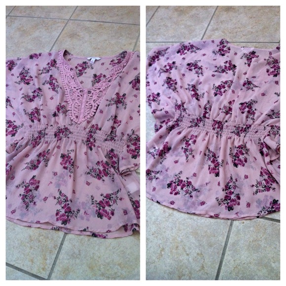 Flowy, floral top - Picture 1 of 4