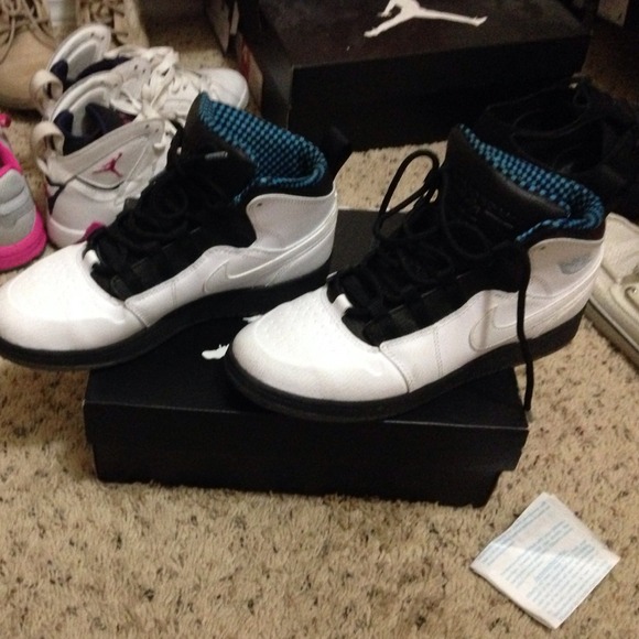 Jordan retro 1s - Picture 2 of 3