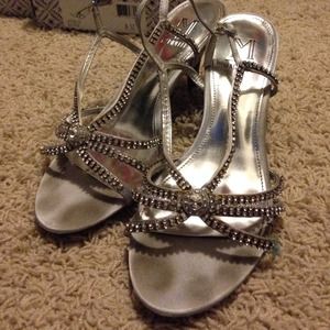 Silver heels! M BY MARINELLI