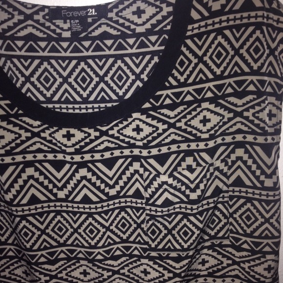 Aztec blouse - Picture 2 of 2