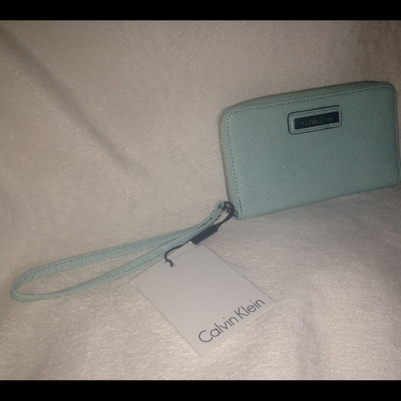 Light turquoise wristlet wallet