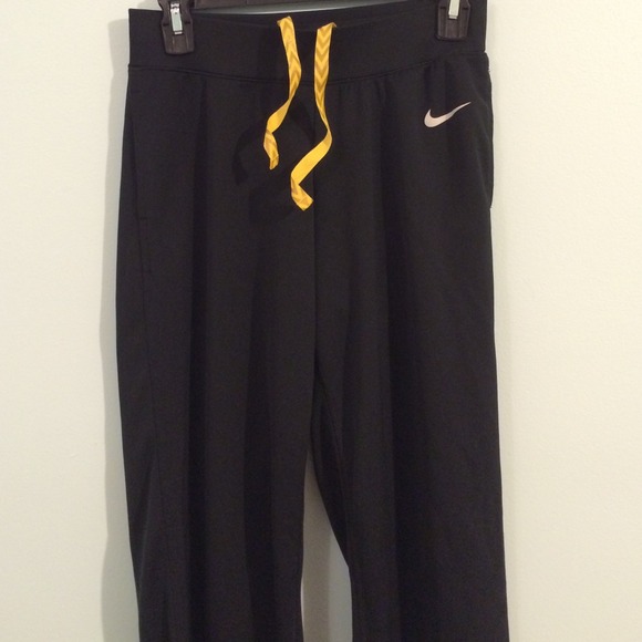 ❤️Sold in Bundle❤️ Nike Women's Sweatpants