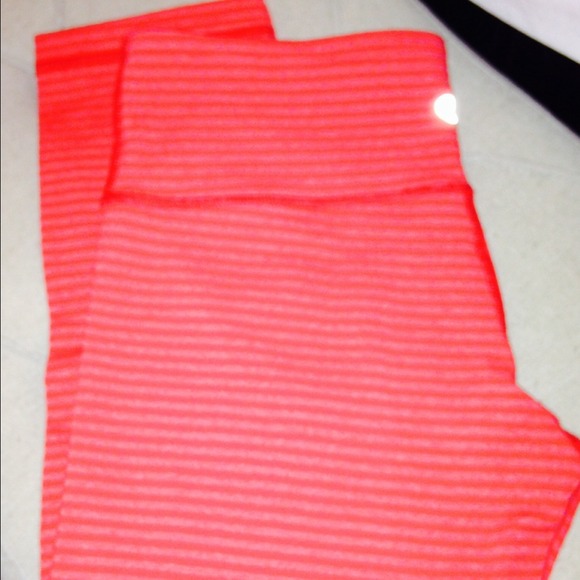 lululemon athletica Pants - ⛔️ SOLD!!!  ⛔️ Lululemon Wunder Under crops.