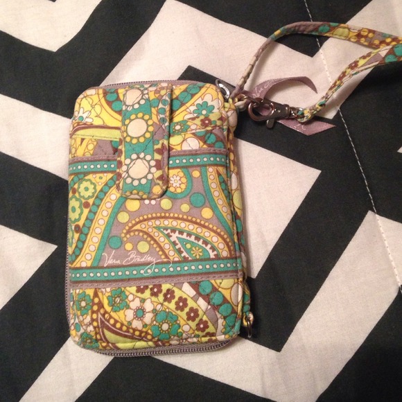Vera Bradley Lemon Parfait Carry It All Wristlet - Picture 1 of 3