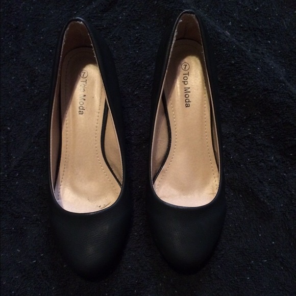 Black wedges **almost new**