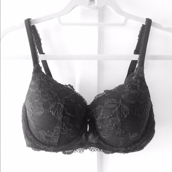 Victoria's Secret 32DD bra