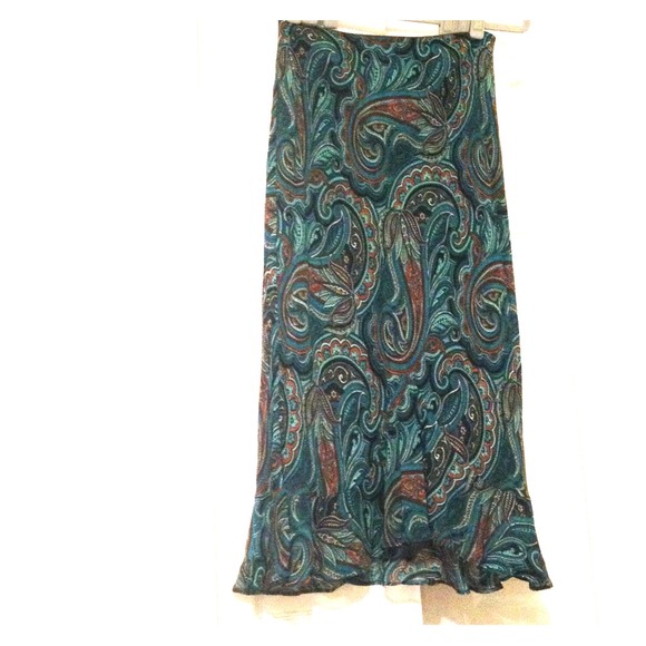 ✨Midi Floral & Paisley Skirt✨