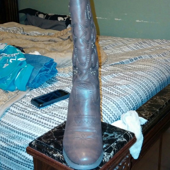 Boots - Picture 2 of 2