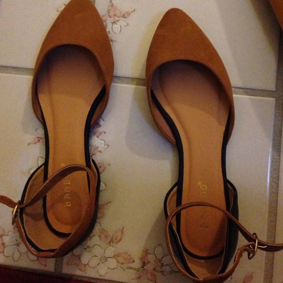 tan ankle strap flats