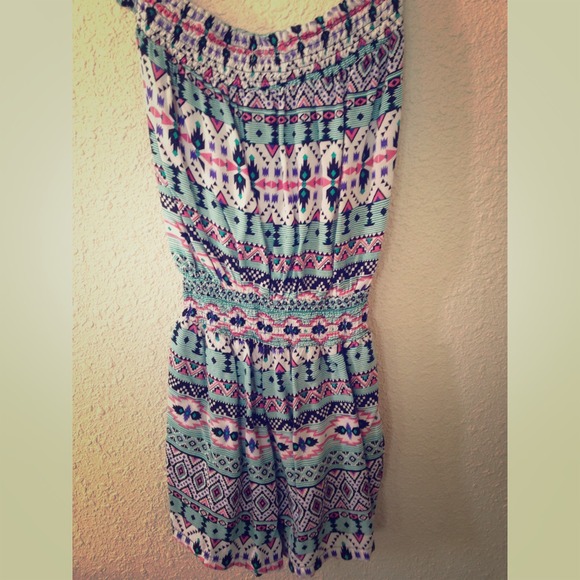🚫sold on vinted🚫Tribal print romper💕