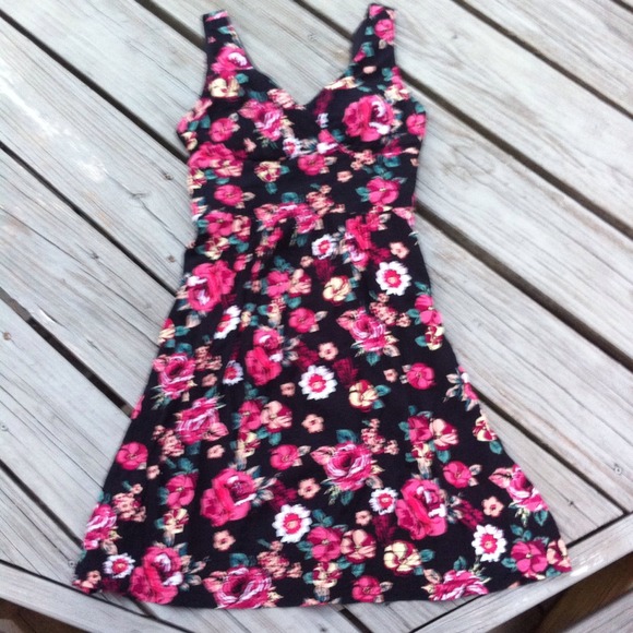 LAST chance 4/18 sun dress floral padded bra 3/4 - Picture 3 of 3