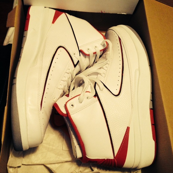Air Jordan 2 .White/Red  💥💥COLLECTION💥💥
