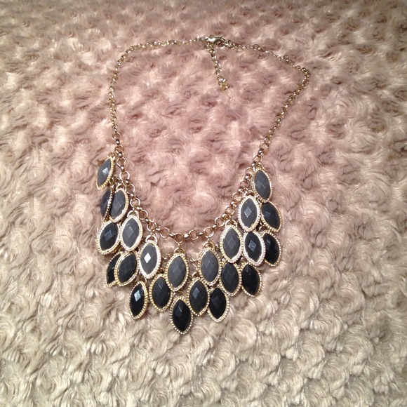 Ombré grey statement necklace!