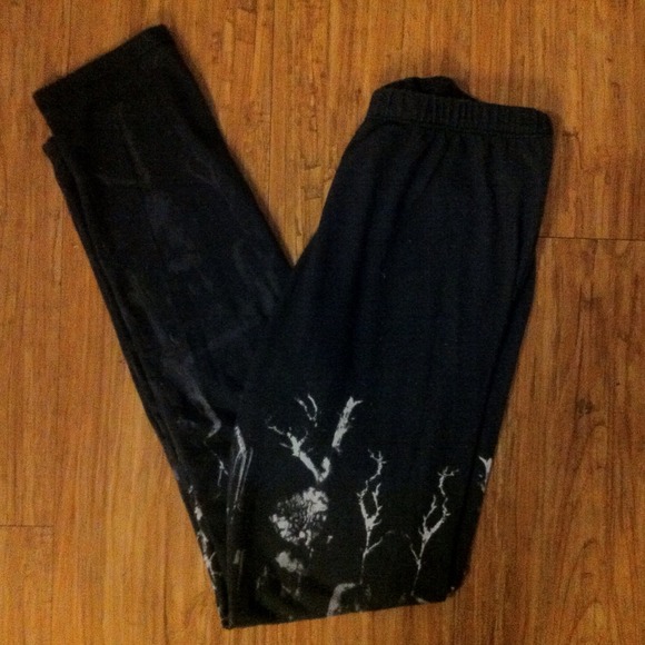 Cemetery Print Leggings