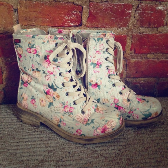 FLORAL COMBAT BOOTS