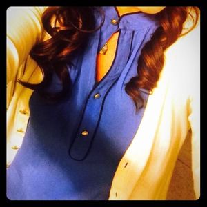 Small periwinkle Banana Republic silky tank.