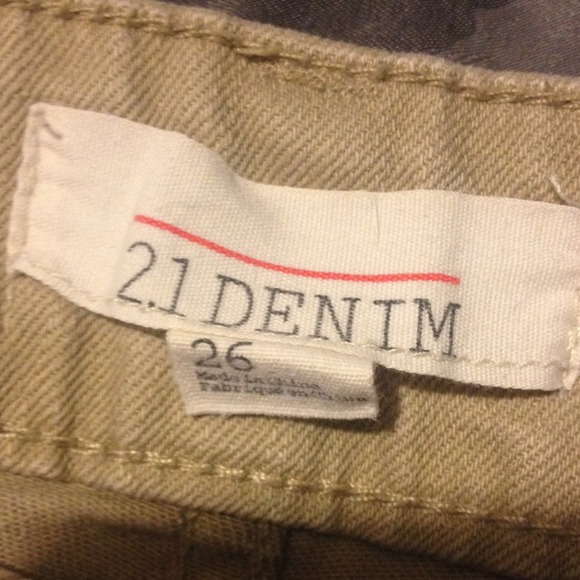 Tan shorts - Picture 2 of 3