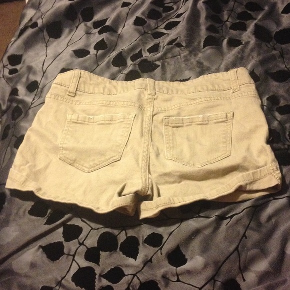 Tan shorts - Picture 3 of 3