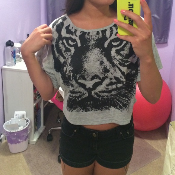 Top - Picture 2 of 2