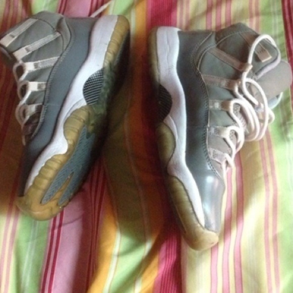 SOLD💛 3.5y cool grey 11 70🅿️🅿️ & posh shipping - Picture 3 of 4