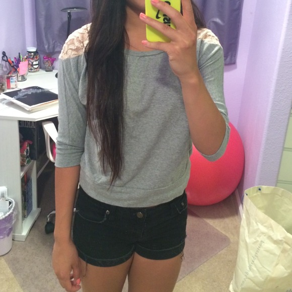 Top - Picture 2 of 3