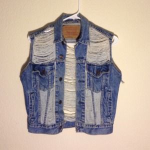 VIntage Levi's distressed denim vest