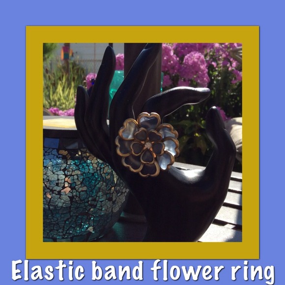 🚫not for sALE🚫 Blue and gold flower ring